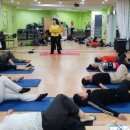 실버 요가 이미지