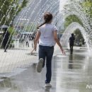 주말 전국 곳곳 약한 비…다음주 30도 땡볕더위 이미지