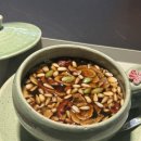 아카이브 카페 틈 이미지