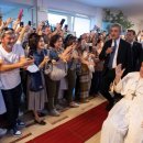 프란치스코 교황, 탈장 수술 10일 만에 퇴원...'18일까지 휴식' 이미지