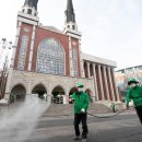 20/02/26 Christian sect blamed for virus spread in South Korea - Shincheonji members sit and kneel close to one another and are forbidden to wear mask 이미지