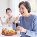 “많이 늙었네”...이런 소리 안 들으려면 줄여야 할 음식은? 이미지