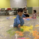 퍼포먼스원 | [16~28개월 아기 촉감놀이] 이마트 문화센터 원데이 특강 미술 퍼포먼스/무지개 소금놀이 후기