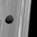 화성의 달 Phobos는 오래된 블록에서 떨어져있을 수 있습니다. 이미지