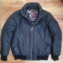 동경미싱 | 무스너클 패딩 등 뒤 구멍, 담배빵도 완벽 복원! 명품옷수선 황금손의 독창적 스티치 라인 수선기법