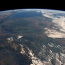 유럽우주국(ESA)의 독일인 우주비행사 미스터 '알렉산더 거스트'가 둥굴이 지구 상공 위에서 찍은 사진들과 동영상 이미지