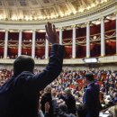 À la Une: le débat sur les retraites, avec un revers pour le gouvernement… 이미지