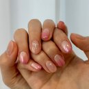 손톱칠 이미지