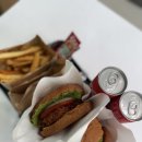 용아로297번길L | 유성 맛집 목동버거 충남대점 통새우버거 추천