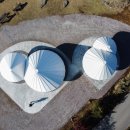 Kengo Kuma adds mountain-shaped toilets to hiking trail overlooking Mount 이미지