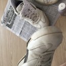 맑은 운동화 이미지