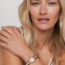 2335 | 시간을 품은 주얼리 롤라로즈(LOLA ROSE) New Cube Holiday 마더오브펄 투톤스트랩 여자가죽시계 LR2335