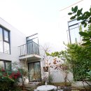 us realty공인중개사사무소 | 홍대사무실 중 유일한 2개동 단독주택형 통임대. 프라이빗 정원, 반지층~2층 내부계단 연결, 주차 4대...