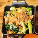 가곡초교 육교밑 | 매니멀 스모크하우스 솔직 후기!(녹사평역 / 서울 이태원 텍사스 바베큐/ BBQ/ 흑백요리사/2층 가는 길)