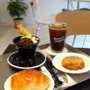 진해 석동 카페, 베이글 샌드위치 소금빵 베이커리 맛집 바셋하운드