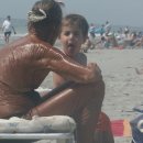 바닷가에서 이미지