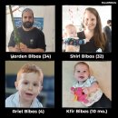 생후 10개월에 하마스 인질로 잡혀가 죽은 아기 가족들 이미지