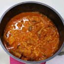 부대찌개처럼 보이지만 자취생의 김치찌개! 이미지