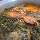 달큰한 감칠맛이 살아나는 새우 아욱된장국 황금레시피 이미지