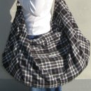 하트포켓(HEART Pocket) | [론론] 보부상분들에게 추천하는 더플백 가방 내돈내산 후기'HEART ZIP POCKET 2WAY DUFFLE BAG BLACK'