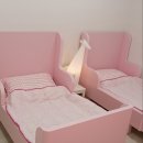 아이키아 BUSUNGE 침대 핑크 2개 (가격 내렸어요!) 이미지