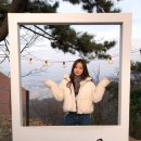 2022/1/16 Weeekly (위클리) (@_Weeekly) Tweeted:[#이수진] 오늘은 일요일🎀따뜻하게 입고 다녀요~❤️‍ 이미지