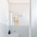 하얀집 화장실 이미지