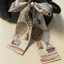 동화크리닝 | 루이비통 업 앤드 어웨이 방도 느와르 블랑 트윌리 내돈내산 착용 후기