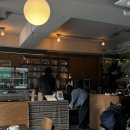 마이아지트 | 군자 카페 인마이험블 우드 감성 가득한 내부 인테리어와 바나나 크림브륄레 페스츄리 후기