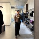 엠포리오 아르마니 X 아워레가시 워크숍 청담점 매장에서 역대급 남자 무스탕 &amp; 니트 발견