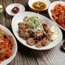 엄마의 고기 만찬 이미지