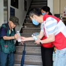 희망브리지에서 물을 나누어 드릴수 있도록 후원해주셨습니다 이미지