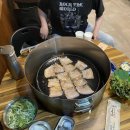 무쇠김치삼겹 - 마포구 와우산로21길 20-5 | 무쇠김치삼겹