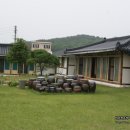 뜰안에 황토 이미지