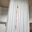 화이트 암막커튼 기억형상커튼 수선후기 와 소중한 고객님의 후기 사진입니다.~
