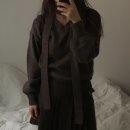 FOLNUA 폴뉴아 더현대서울 팝업 오픈 12.21~01.03 / 폴뉴아 브이넥 머플러 니트 🤎