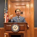 형편없는 트럼프, 한국이 위험하다… 29쪽 문서 하나에 한반도 ‘흔들’, 美 상원의원까지 ‘경고’ 이미지