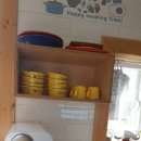 제주키즈풀빌라 나무와 아이 이미지