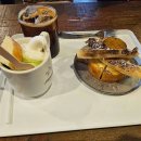 멋스러운 구움과자와 카페디저트 이미지