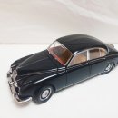 Paragon 1:18 1967 daimler V8 250 black 이미지