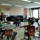 도서관에서 함께 춤을 이미지