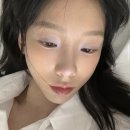 [베네피트 슈가플럼 트윙클] 태연 하이하이터 쿨톤 보라빛 하이라이터