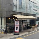 서초역 1번출구 뒤 이미지