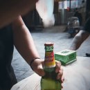 병따개 없이 병뚜껑 타기 이미지