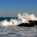 밀려오는 파도소리에 이미지