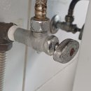 UR(파주시)-[책향기숲길]-하-7 | 파주시 교하동 대골길 주택 세면대 샤워겸용수전·앵글밸브 교체｜누수는 바로 잡아야 합니다