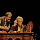 연극 폭격 이미지