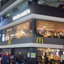 맥도날드 앞 | 맥도날드 크리스마스 버거 한정판 놓치면 후회! 🎄 (솔직 후기)