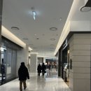 여의도의 찐 명물 더현대 서울(The Hyundai Seoul)