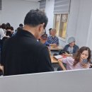 "미디어팀 전체 대면회의와 AI 교육 3시간 실시" 미디어팀은 다음주에 있을 시니어참여자 AI교육에 앞서 사전교육을 실시하다. 이미지